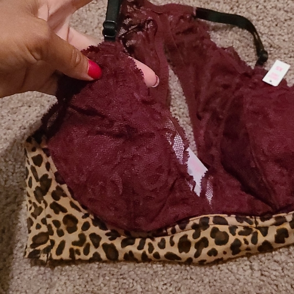 BUY 1 GET 1 FREE PINK VICTORIA SECRET BRALETTE - Picture 2 of 8